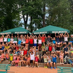 Sommer, Sonne und ganz viel Tennis in den Ferien-Camps